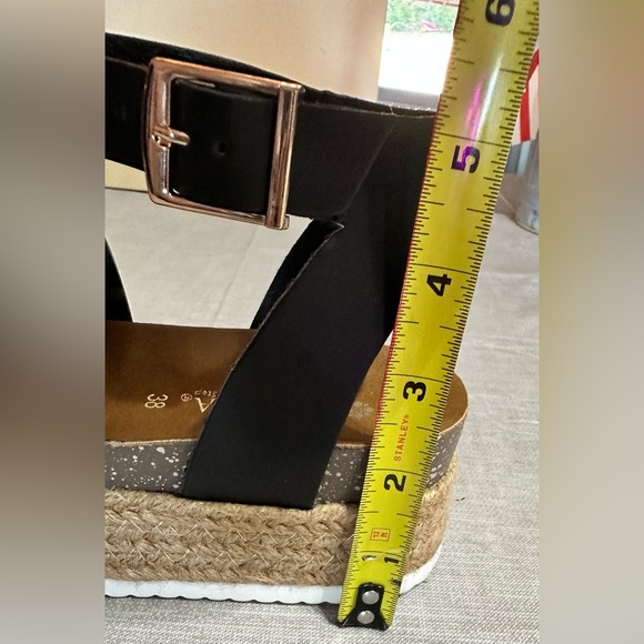 NIB Patrizia Larissa vegan leather sandals - Picture 7 of 12